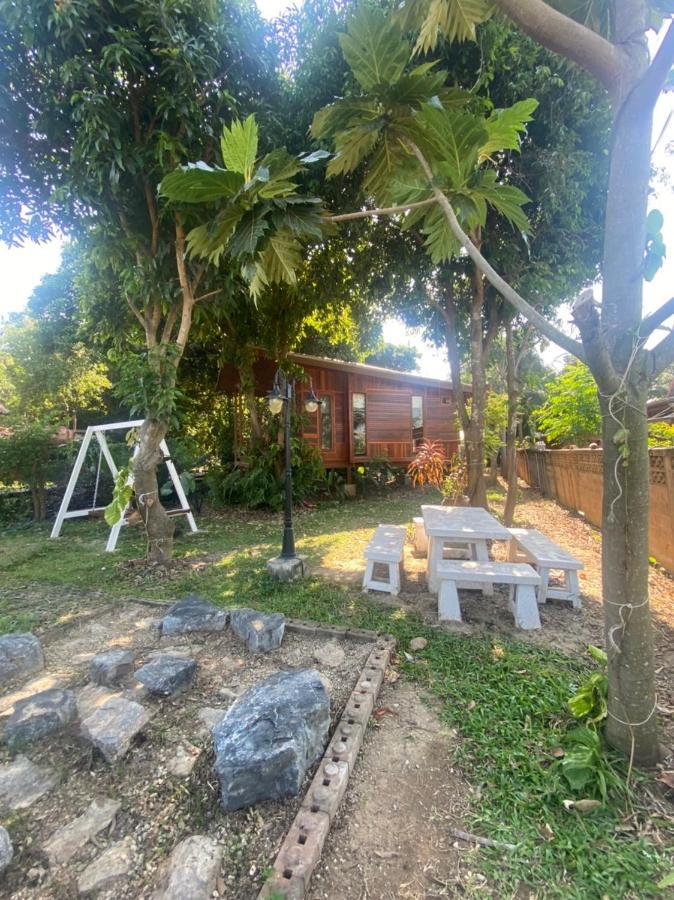 Romyen House Hotell Ban Nong Nam Khan Exteriör bild