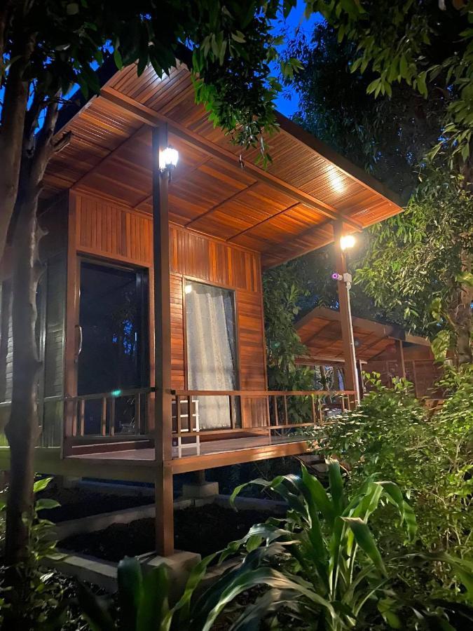 Romyen House Hotell Ban Nong Nam Khan Exteriör bild