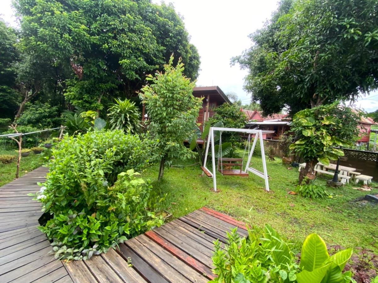 Romyen House Hotell Ban Nong Nam Khan Exteriör bild
