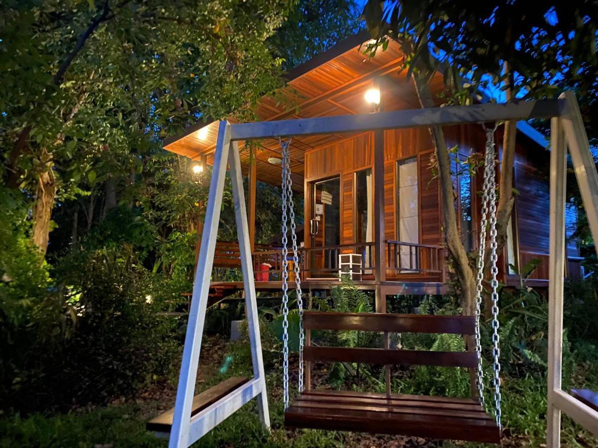 Romyen House Hotell Ban Nong Nam Khan Exteriör bild