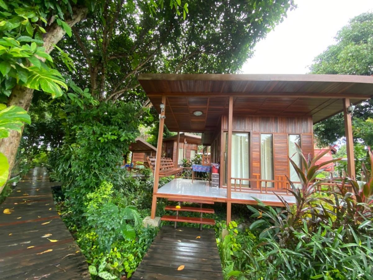 Romyen House Hotell Ban Nong Nam Khan Exteriör bild