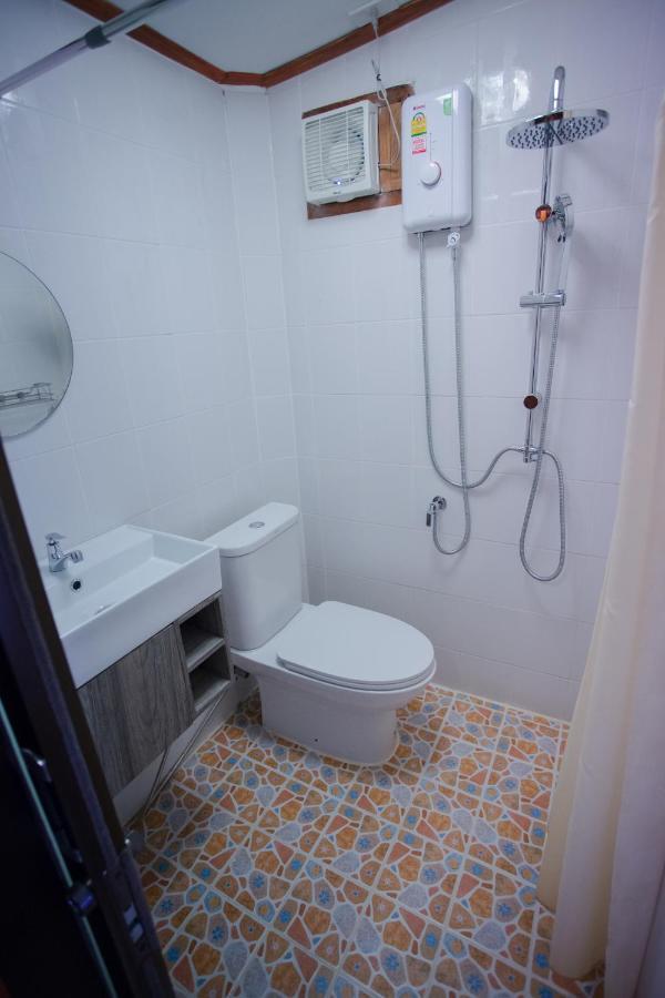 Romyen House Hotell Ban Nong Nam Khan Exteriör bild
