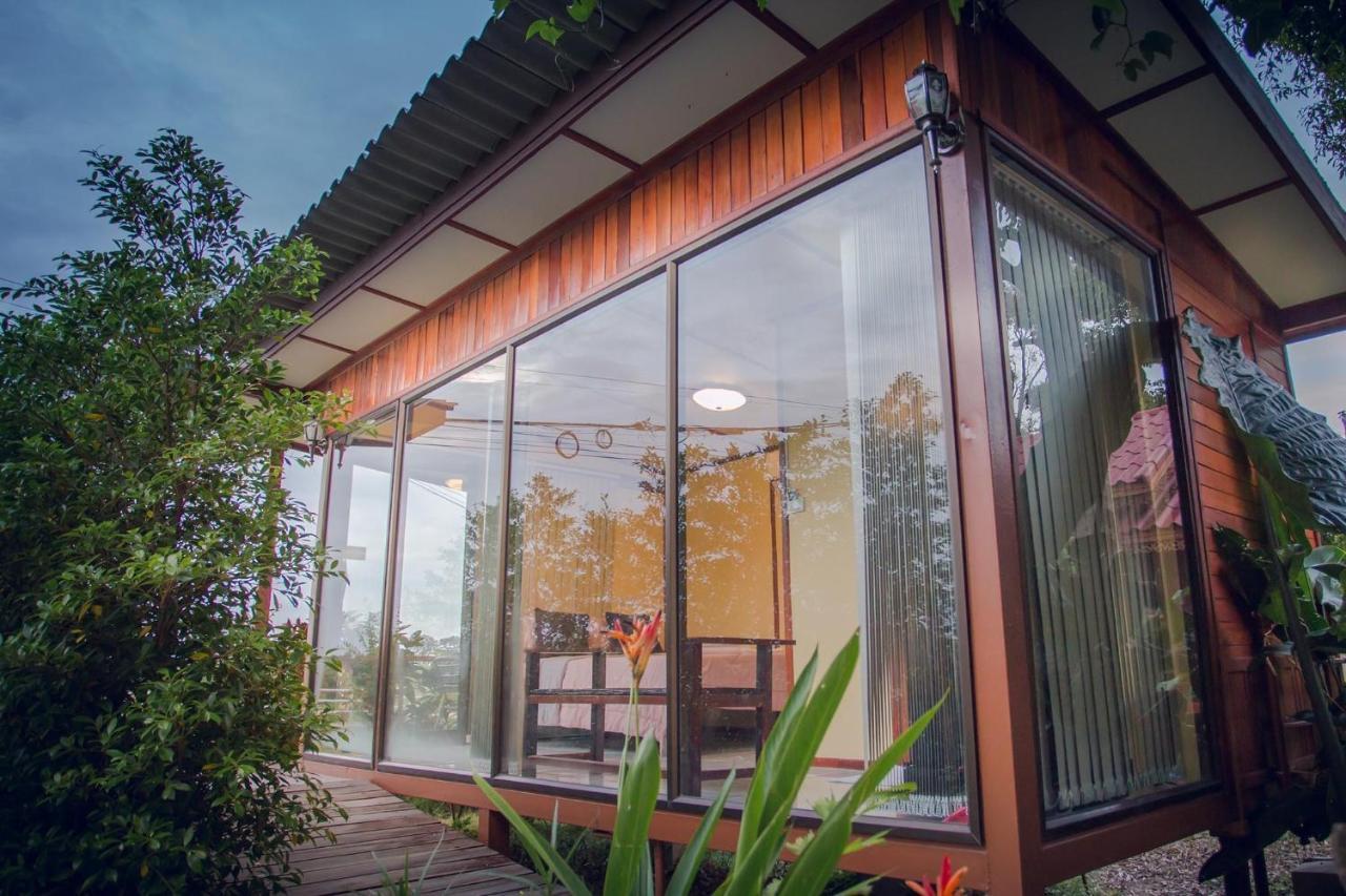 Romyen House Hotell Ban Nong Nam Khan Exteriör bild