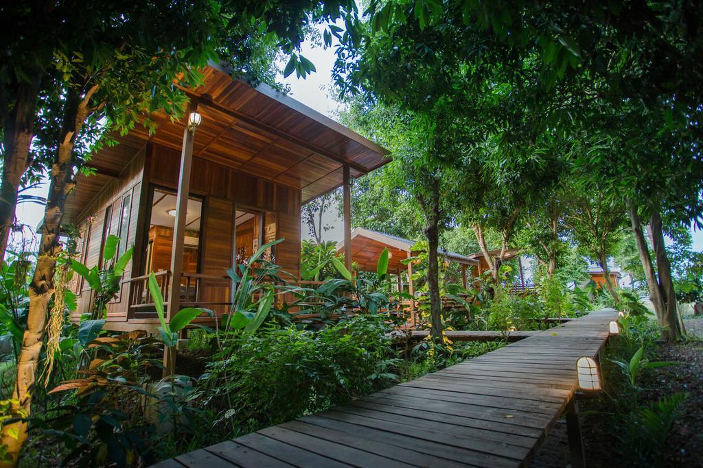 Romyen House Hotell Ban Nong Nam Khan Exteriör bild