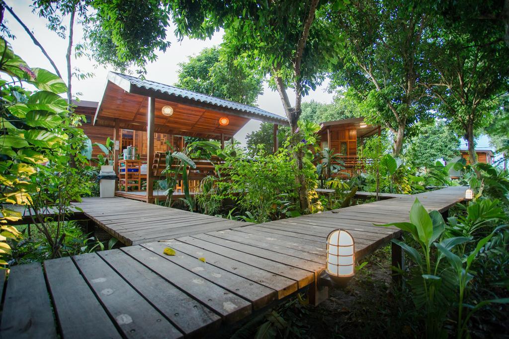 Romyen House Hotell Ban Nong Nam Khan Exteriör bild