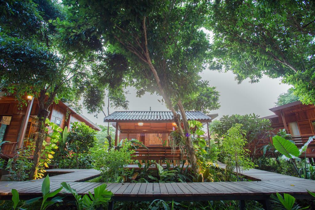 Romyen House Hotell Ban Nong Nam Khan Exteriör bild