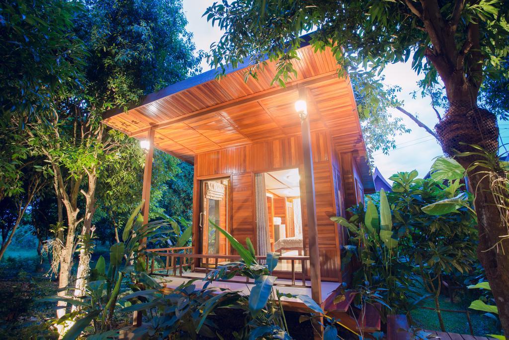 Romyen House Hotell Ban Nong Nam Khan Exteriör bild